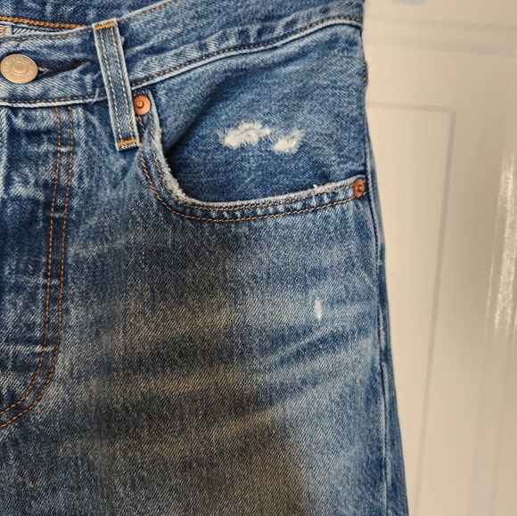 Levi's 501 Button Fly Lightly Distressed Jeans Size 26 - Picture 4 of 9